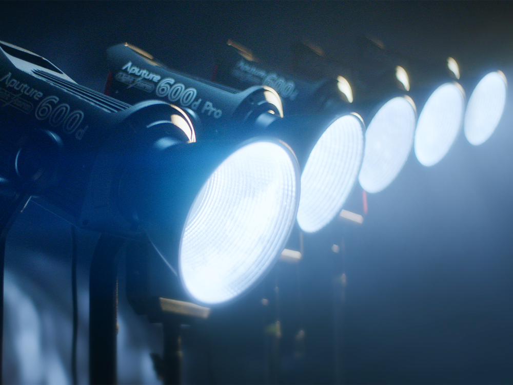 The Aputure DELTA Pro (Powered by EcoFlow) simultaneously powering 5 Light Storm 600d Pro light fixtures