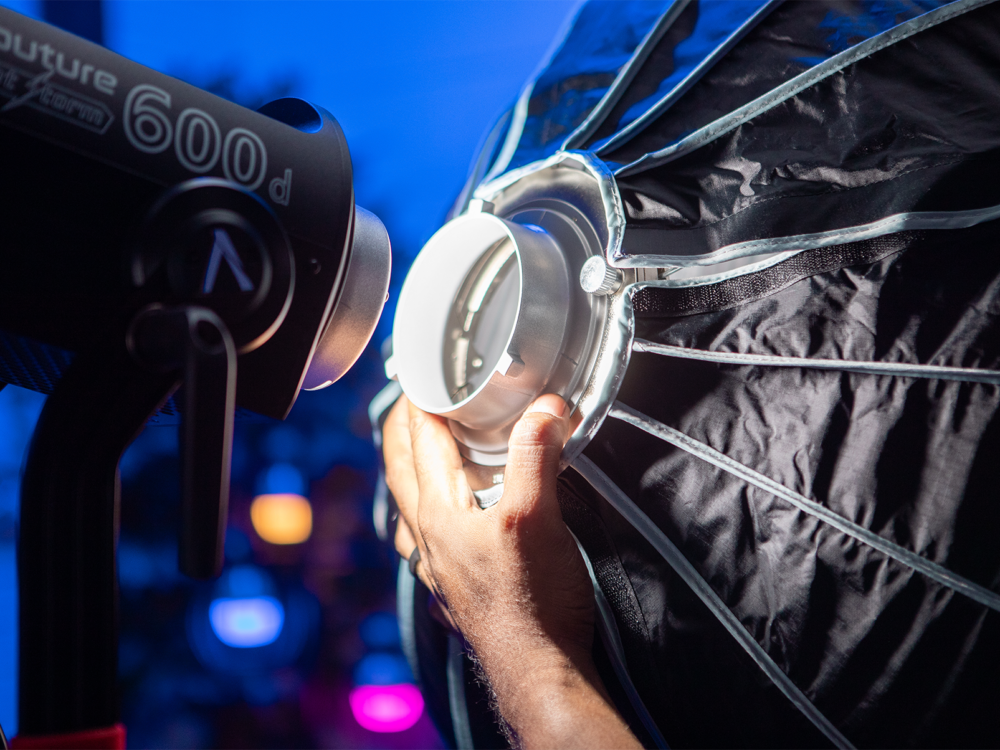 The Light Dome III's Bowens Mount speedring attaching to the Aputure Light Storm 600d.